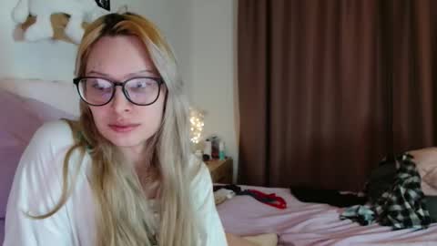 Snapshot of supersuka_147 chatting on 01.14.26 Luna online show from 01.14.26