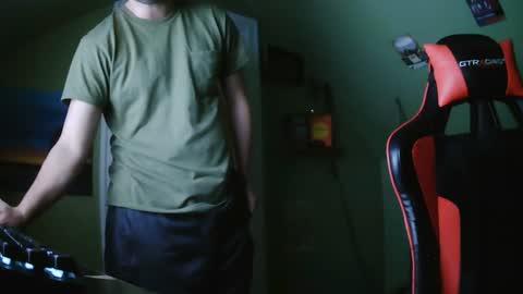 Snapshot of surferdude_here chatting on 10.09.25 surferdude_here online show from 10.09.25