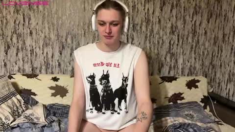 Snapshot of susan228 chatting on 01.12.25 Vladiva online show from 01.12.25