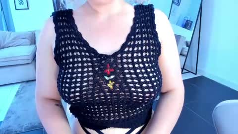 Snapshot of susan_blond chatting on 05.11.26 susan_blond online show from 05.11.26