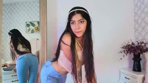 Snapshot of susana__sanchez chatting on 09.23.25 SUSANA online show from 09.23.25