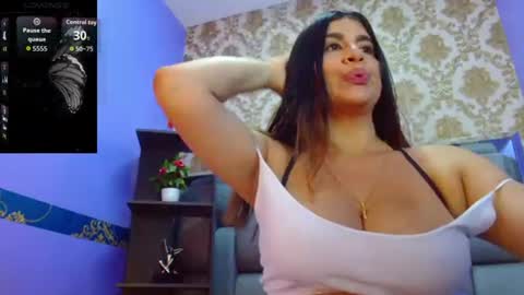 Snapshot of susana_hicks chatting on 06.16.26 S U S A N A online show from 06.16.26