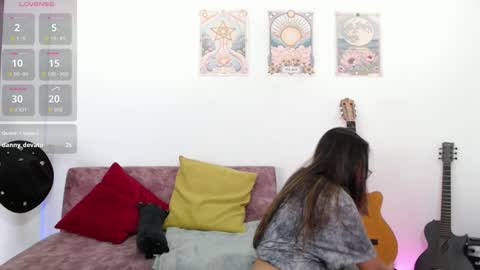 Susana hendrix    online show from 09.13.25