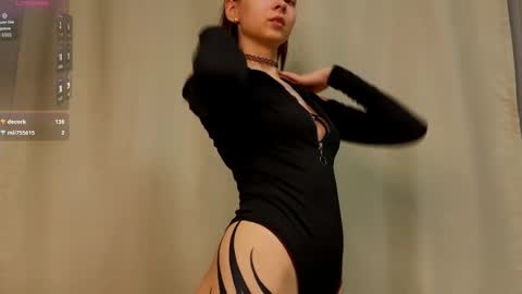 Snapshot of susannahtrojahn chatting on 05.11.26 susannahtrojahn online show from 05.11.26
