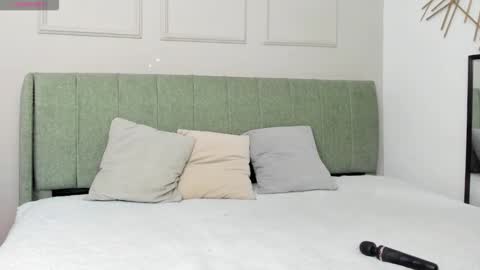 Amelia  online show from 11.08.25