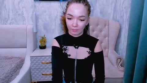 Snapshot of susannjohnson chatting on 01.17.25 susannjohnson online show from 01.17.25