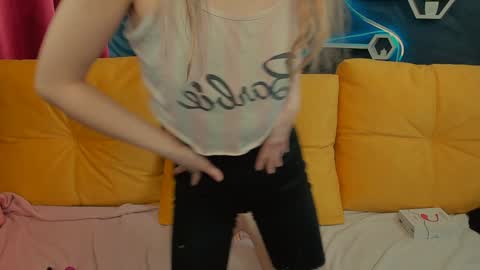 Snapshot of susannjohnson chatting on 02.01.25 susannjohnson online show from 02.01.25