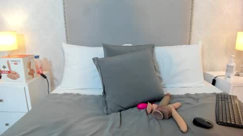 susanthomass online show from 02.12.26