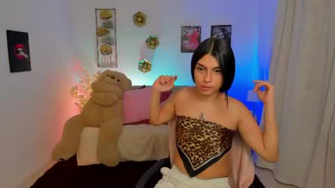 Snapshot of susi_doll1 chatting on 06.21.26 susi_doll1 online show from 06.21.26
