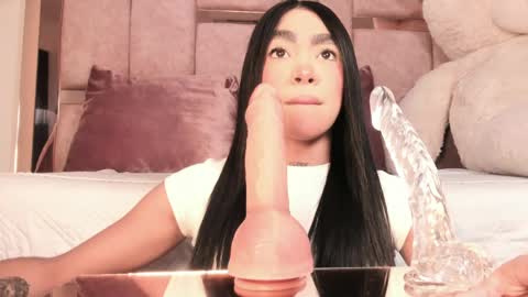 Sussie Tompsom online show from 03.29.26