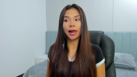 Snapshot of sussy_sweet4u chatting on 03.12.25 sussy_sweet4u online show from 03.12.25