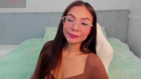 Snapshot of sussy_sweet4u chatting on 09.11.25 sussy_sweet4u online show from 09.11.25