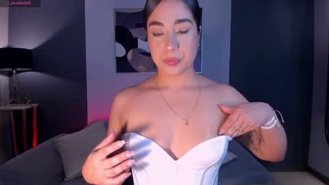 Snapshot of sussybell_ chatting on 10.03.25 Sussy Bell online show from 10.03.25