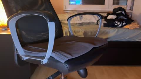 Snapshot of sutlac90 chatting on 12.23.24 sutlac90 online show from 12.23.24