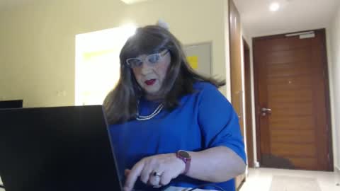 Snapshot of suzannebanci chatting on 04.17.26 My name is Sissy or more fully Suzanna Aprilia Maria Mariquita Catarina Chinita Banci. Soy una puta - que chimba ladybug online show from 04.17.26