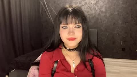 Snapshot of suziebanach chatting on 04.28.26 EmilySuonn online show from 04.28.26