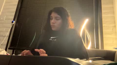 Suzy online show from 11.22.25