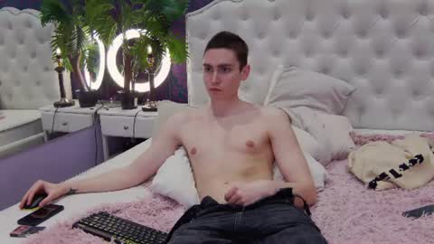 Snapshot of swag_owner chatting on 06.19.26 swag_owner online show from 06.19.26