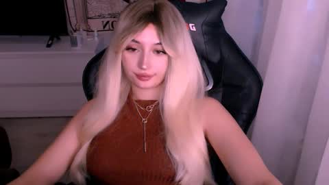 Snapshot of sweeet_baby0 chatting on 10.22.25 Kate online show from 10.22.25