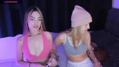 Snapshot of sweeet_temptation chatting on 04.26.26 Mariana online show from 04.26.26
