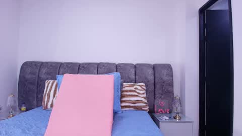 Debora  online show from 11.19.25