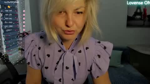 Snapshot of sweet___margaret chatting on 03.08.25 Margaret  online show from 03.08.25