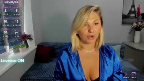 Snapshot of sweet___margaret chatting on 10.19.25 Margaret  online show from 10.19.25