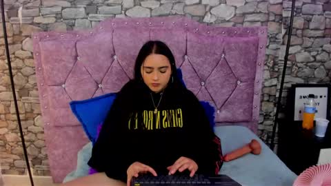 Snapshot of sweet__cherry1 chatting on 05.01.26 sweet__cherry1 online show from 05.01.26