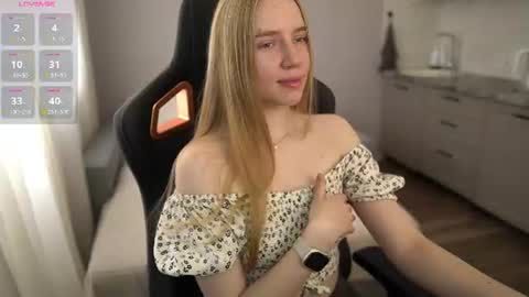 Snapshot of sweet__michelle chatting on 06.12.26 Michelle online show from 06.12.26