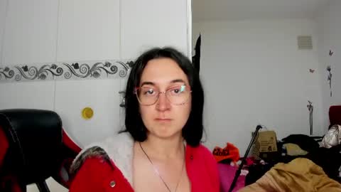 Snapshot of sweet__suck69bitch chatting on 06.17.26 sweet__suck69bitch online show from 06.17.26