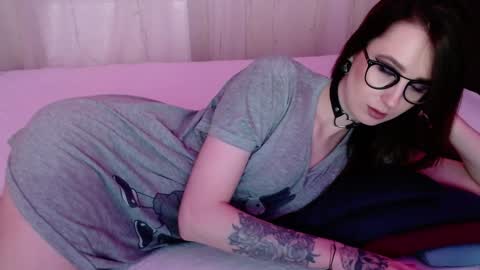 Snapshot of sweet_alica15 chatting on 01.12.25 Alice online show from 01.12.25