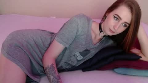 Snapshot of sweet_alica15 chatting on 10.10.25 Alice online show from 10.10.25