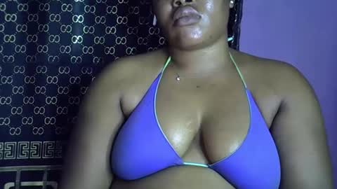 Snapshot of sweet_baby27 chatting on 10.15.25 sweet baby online show from 10.15.25