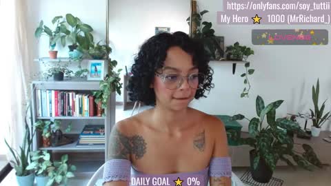 Snapshot of sweet_bluee chatting on 05.22.26 Tutti online show from 05.22.26
