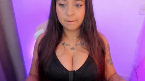 Snapshot of sweet_chloe6 chatting on 12.23.24 Chloe online show from 12.23.24