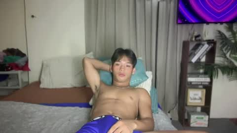 Snapshot of sweet_clarence69 chatting on 06.19.26 CLARENCE online show from 06.19.26