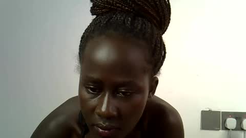 sweet_diva19 online show from 09.18.25