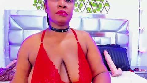 Snapshot of sweet_ebonyyx chatting on 10.12.25 Sara online show from 10.12.25