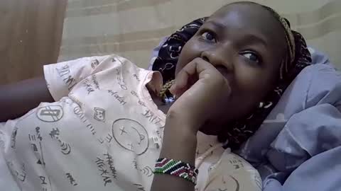 Snapshot of sweet_eldah chatting on 10.01.25 Sweet eldah online show from 10.01.25