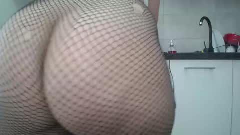 Snapshot of sweet_ella chatting on 01.14.25 online show from 01.14.25