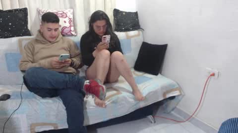 Snapshot of sweet_fantasy_couple chatting on 01.22.25 sweet_fantasy_couple online show from 01.22.25