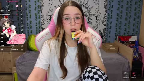 Snapshot of sweet_frosty chatting on 01.13.25 Alice online show from 01.13.25