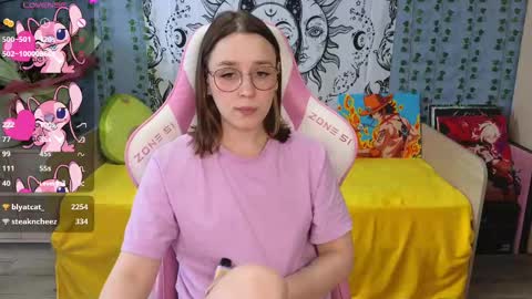 Snapshot of sweet_frosty chatting on 03.02.25 Alice online show from 03.02.25