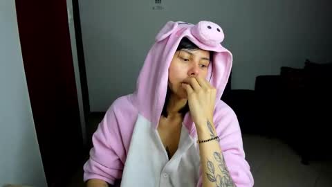 Snapshot of sweet_hann chatting on 09.26.25 Hanna online show from 09.26.25