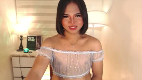 Snapshot of sweet_hoelly chatting on 01.18.25 Slutty Shannel online show from 01.18.25
