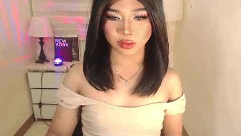Snapshot of sweet_hoelly chatting on 02.11.25 Slutty Shannel online show from 02.11.25