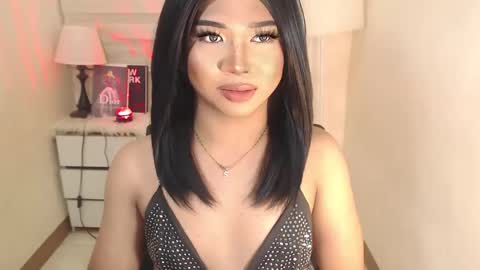 Snapshot of sweet_hoelly chatting on 02.13.25 Slutty Shannel online show from 02.13.25