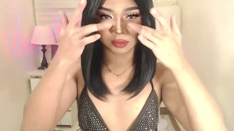 Snapshot of sweet_hoelly chatting on 02.16.25 Slutty Shannel online show from 02.16.25