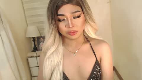 Snapshot of sweet_hoelly chatting on 02.20.25 Slutty Shannel online show from 02.20.25