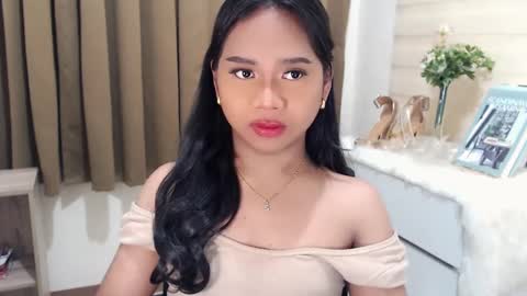 Snapshot of sweet_hoelly chatting on 03.07.25 Slutty Shannel online show from 03.07.25